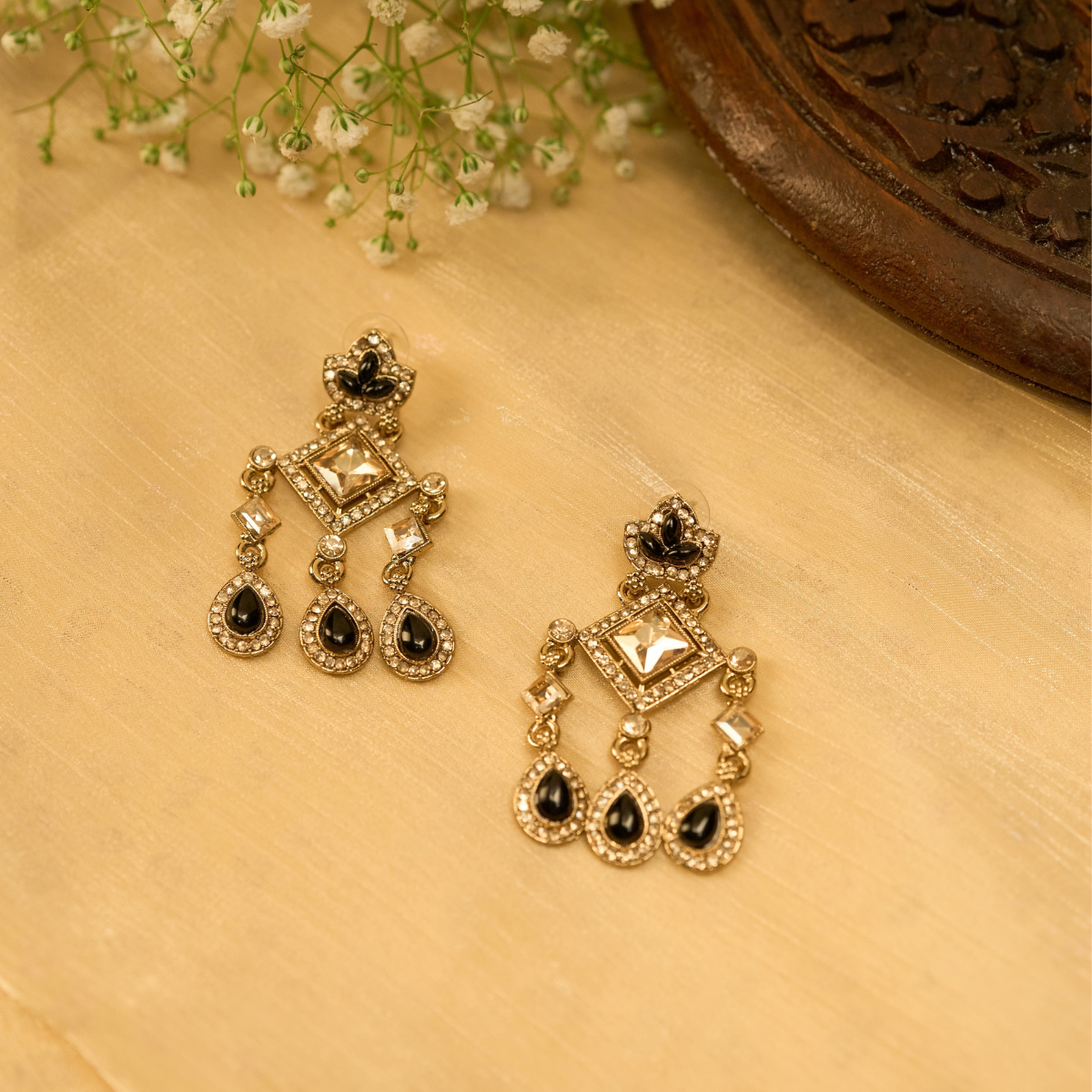 Aarohi – Black and Gold