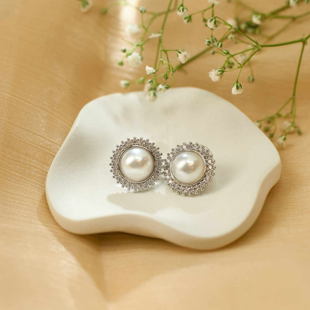Pearl Halo Studs – Silver